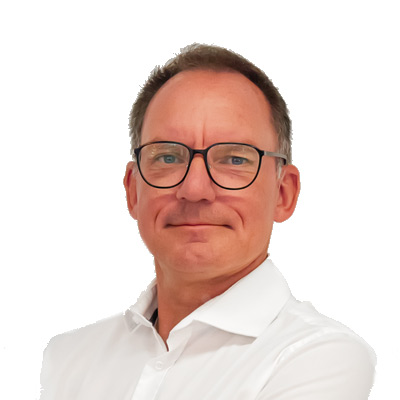 karsten biermann in weißem hemd